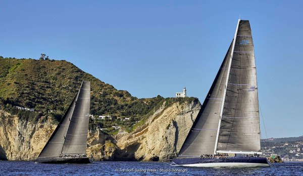 Bullitt and Magic Carpet Cubed exit the Bay of Naples yesterday evening Bullitt and Magic Carpet Cubed exit the Bay of Naples yesterday evening